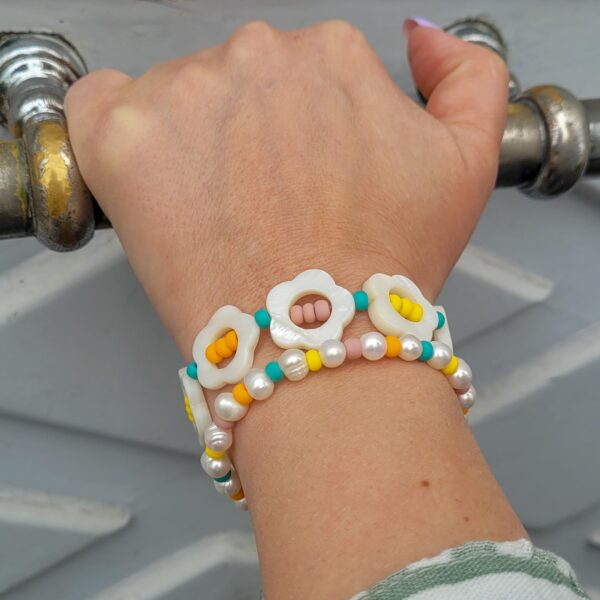 Bracelet fleur nacre rose et jaune