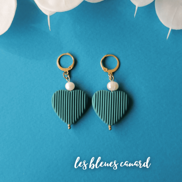 boucles d'oreilles dormeuses coeur chic bleu canard en acrylique effet velours